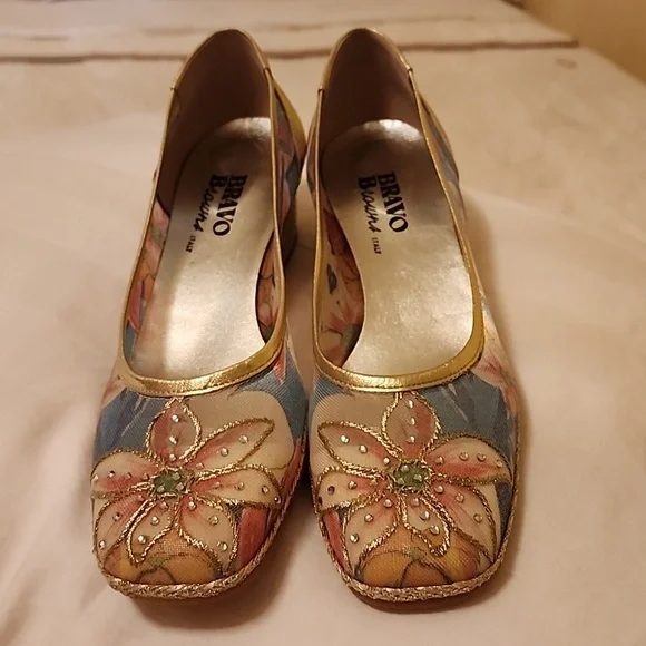 Shoes - Picture 8 of 8